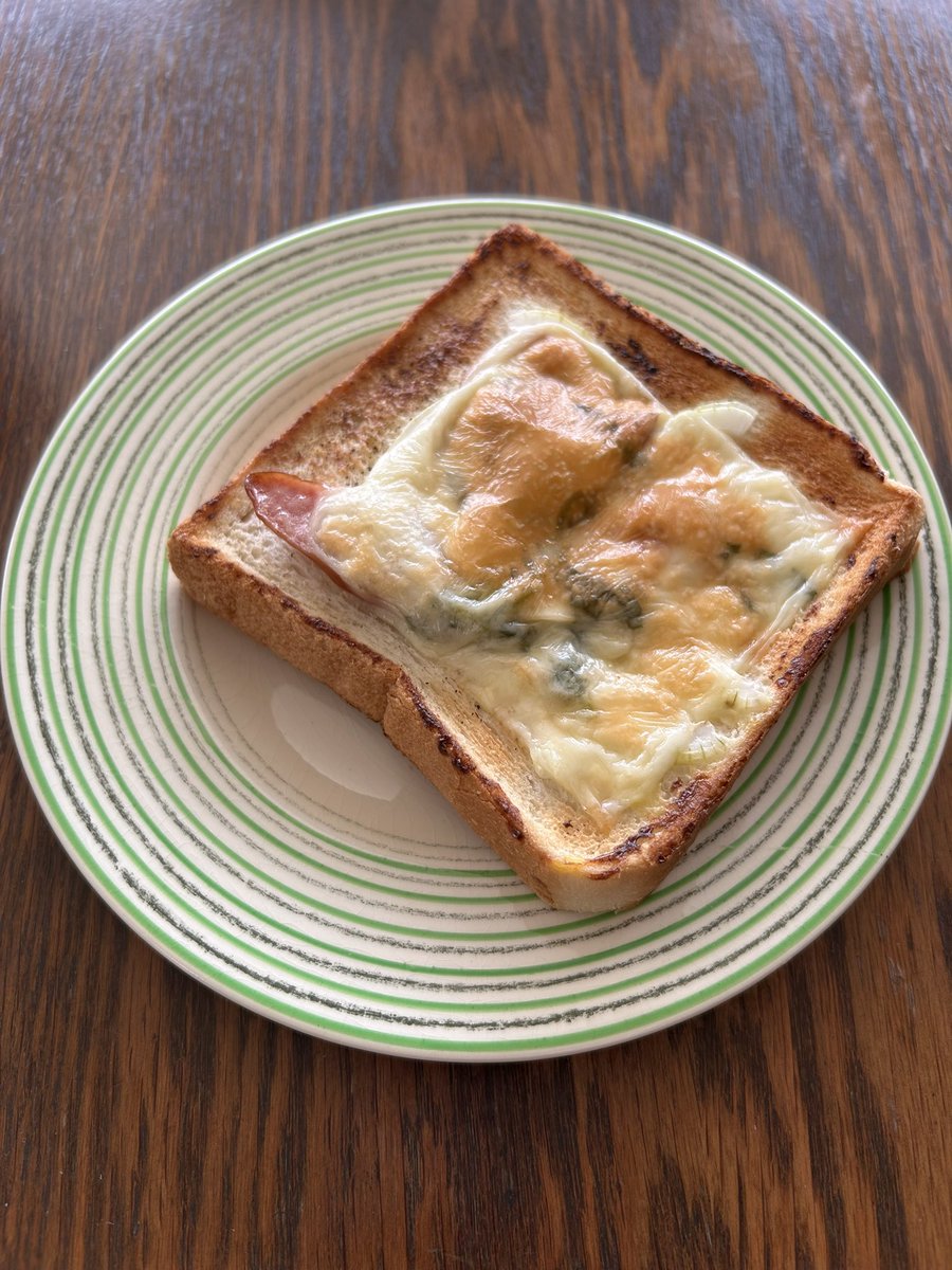 atelierLIB's tweet image. 伊勢丹の「英国展」で目があってしまった。スージー・クーパーのクレヨン。
温かみがありつつシャープな線、
やっぱり可愛い💚