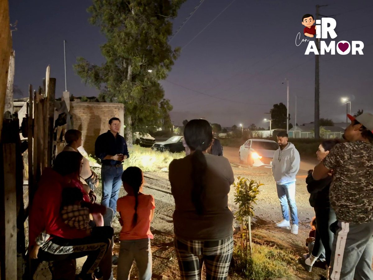 ivanramirezdgo's tweet image. iR CON AMOR POR DURANGO
Otra vez nos cayo la noche y ahora tambien el frio. 
Muy agradable reunión. 
¡Gracias!