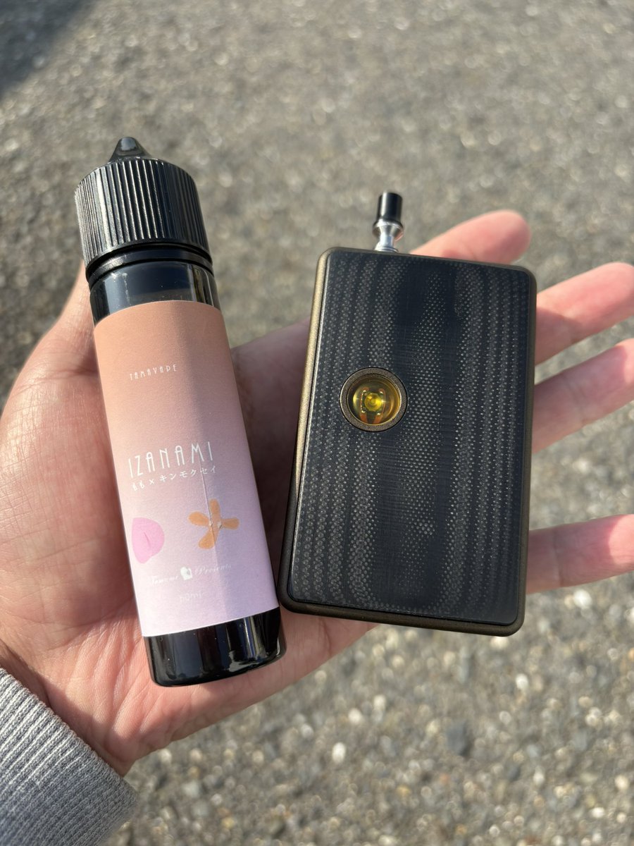 88BURUBURU88's tweet image. 今日のおとも😆

#ハンチェ #VAPE #VAPE好きな人と繋がりたい