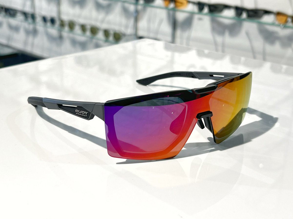 eaudevie_osaka's tweet image. 2way✌️
1本で #メガネ にも #サングラス にもなる！
#RudyProject🇮🇹の期待の新型&quot;NO CORD&quot;が絶好調♪
色々なシーンで活躍する事間違いなし！
ご相談頂きありがとうございました😊🙏
frame : ピヨンボマットフレーム
sulens : マルチレーザーレッド
lens : GRAY15% CHP (耐擦傷.耐熱.帯電防止コート)