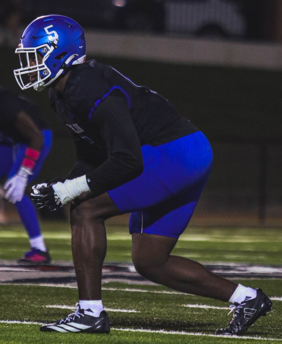 Lonnie Smith <a href="/Lonnie7Smith/">Lonnie Smith Jr</a> @ Co-Lin JuCo <a href="/CoLinFootball/">Co-Lin Football</a> picks up <a href="/EMUFB/">Eastern Michigan Football</a> Offer <a href="/jucoweekly/">JUCOWeekly™️</a> <a href="/MSJUCOREPORT/">MS JUCO FOOTBALL™️</a>