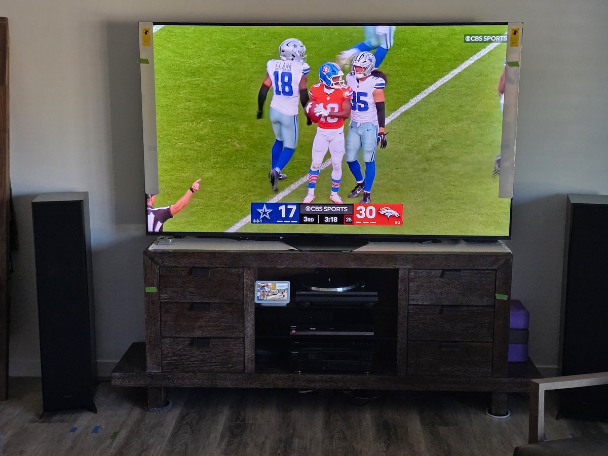 Enjoying the new 85 inch U8 from Hisense.  Amazing tv with great picture.  This has got to be one of the best values on the market today

#hisenseQLEDSmartTVCampaignInsiders