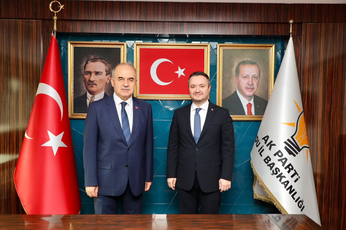 Valimiz Sayın Muammer Erol, AK Parti İl Başkanı Sayın Samet Özdemir’e iade-i ziyarette bulundu.