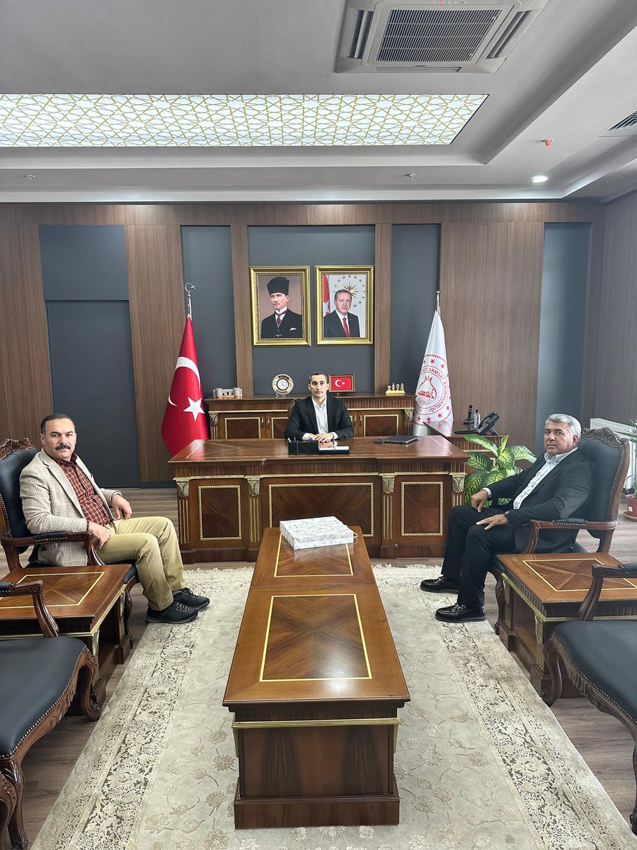 📍Kaymakamlık Makamı 
Akbaş Tarım’ın sahibi kıymetli iş insanı Abdullah Akbaş ve değerli dostumuz Hanefi Yıldız, Kaymakamımız Sayın Hasan İnanç GÖKÇAYIR’a hayırlı olsun ziyaretinde bulundular.
Nazik ziyaretleri ve güzel temennileri için teşekkür ediyoruz.