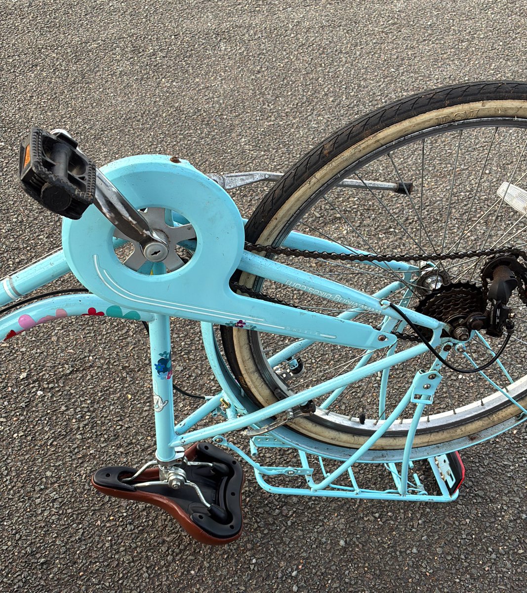 scrapbookmum_'s tweet photo. My bike broke 🫠 https://t.co/pfn0vJPFjg
