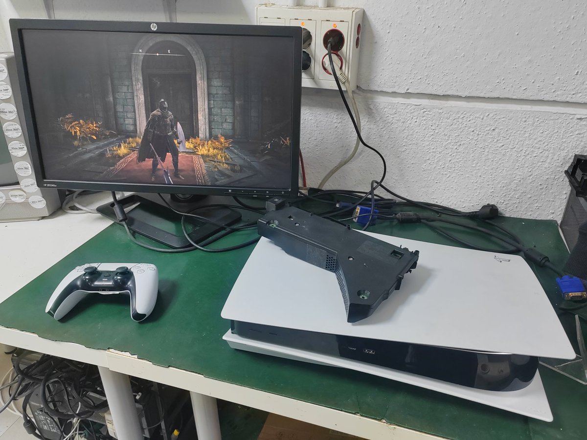 PS5 llega para supuesto mantenimiento (cambio metal líquido y limpieza).
Pregunto: Se apaga?.
Cliente: No no.
Procedo;
Testeo consola: Se apaga a los 18minutos cronometrado.
Realizo limpieza y mantenimiento, metal nuevo.
Se continua apagando a los 18min.
Sigo: