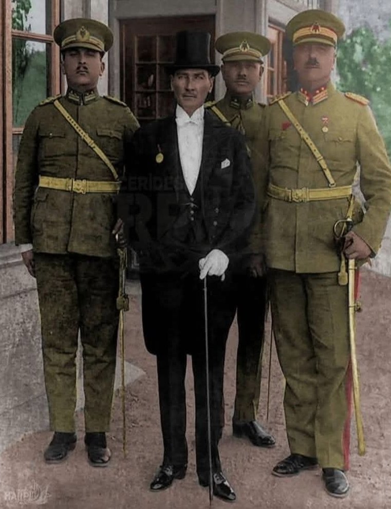 YeniUlak's tweet image. "Atatürk Allah'ın Türk Milletine gönderdiği bir lütuftur."

                              Halil İnancık