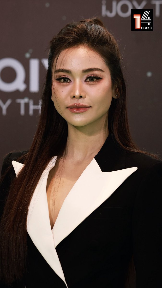 เท่ห์แบบใจเจ็บของจริงกับลุคของ “อิงฟ้า วราหะ” ร่วมเดิน Green Carpet งาน “iQIYI iJOY TH 2026”✨💚

#iQIYIiJOYTH2026xENGLOT
#EngfaWaraha
#iQIYIiJOYTH2026