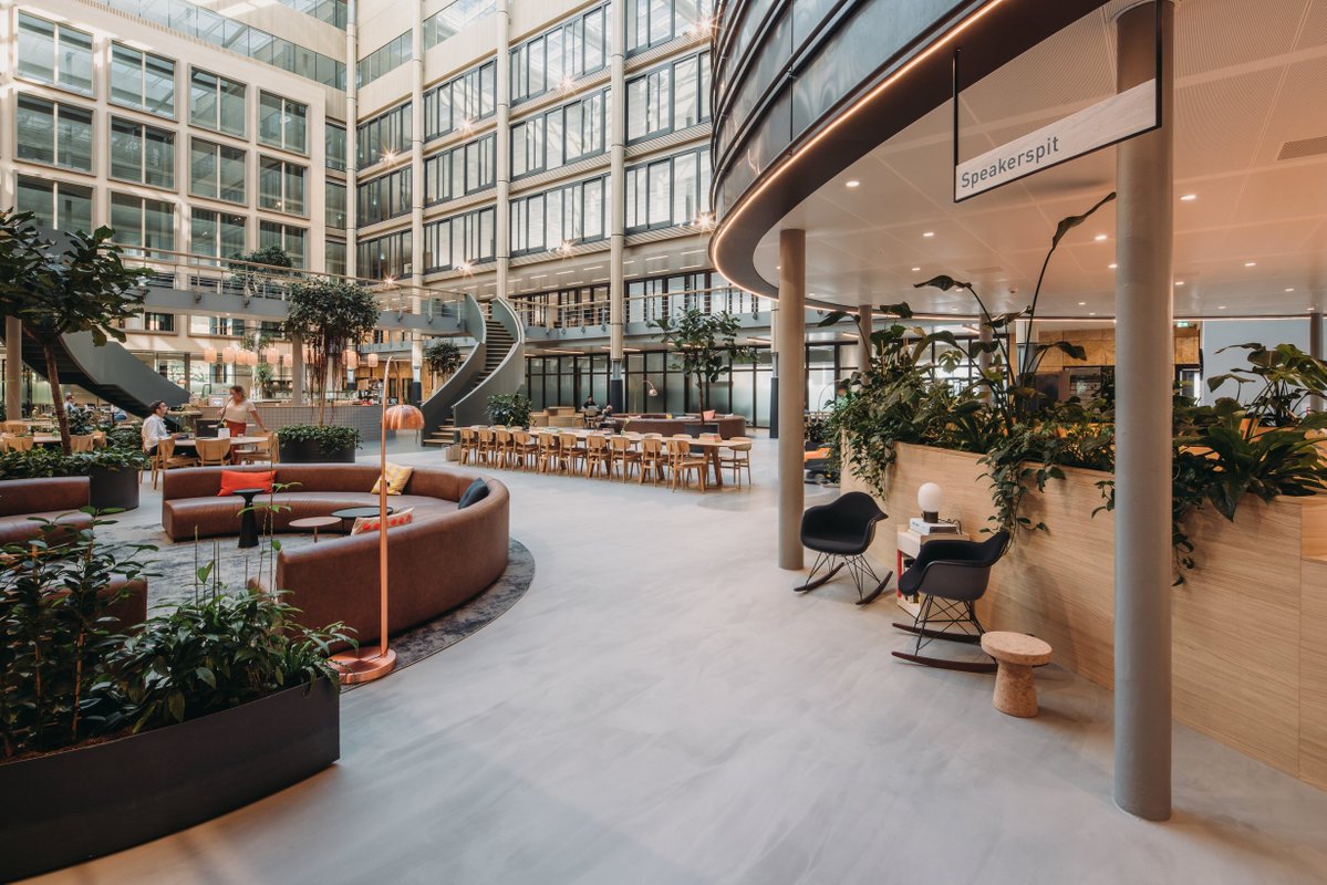 Edge_Workspaces's tweet image. Shapes collide. Forms flow. Ideas spark. 

Welcome to EDGE Stadium, where architecture and energy meet to power your best workdays.

#WhereWellbeingWorks #EDGEWorkspaces