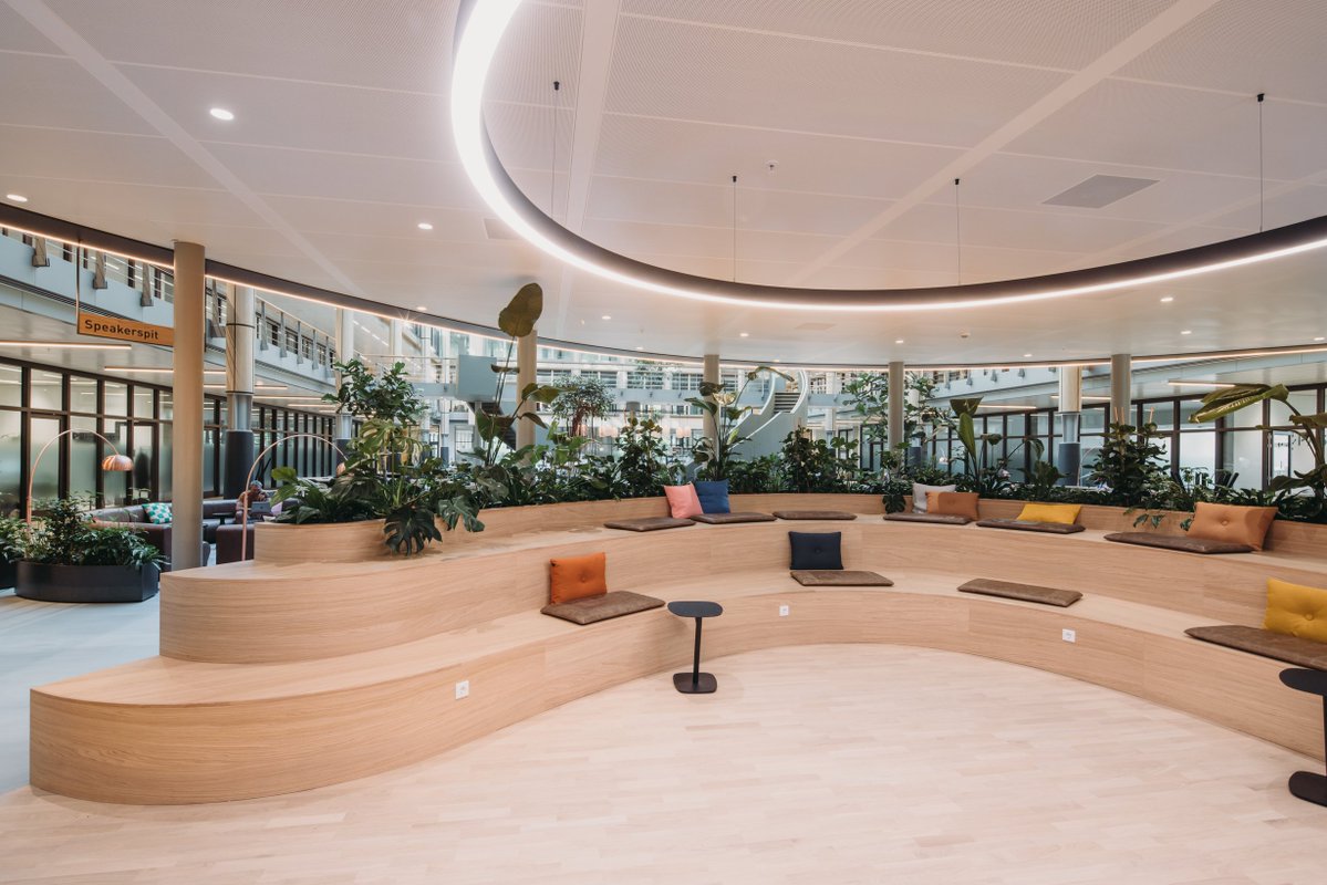 Edge_Workspaces's tweet image. Shapes collide. Forms flow. Ideas spark. 

Welcome to EDGE Stadium, where architecture and energy meet to power your best workdays.

#WhereWellbeingWorks #EDGEWorkspaces