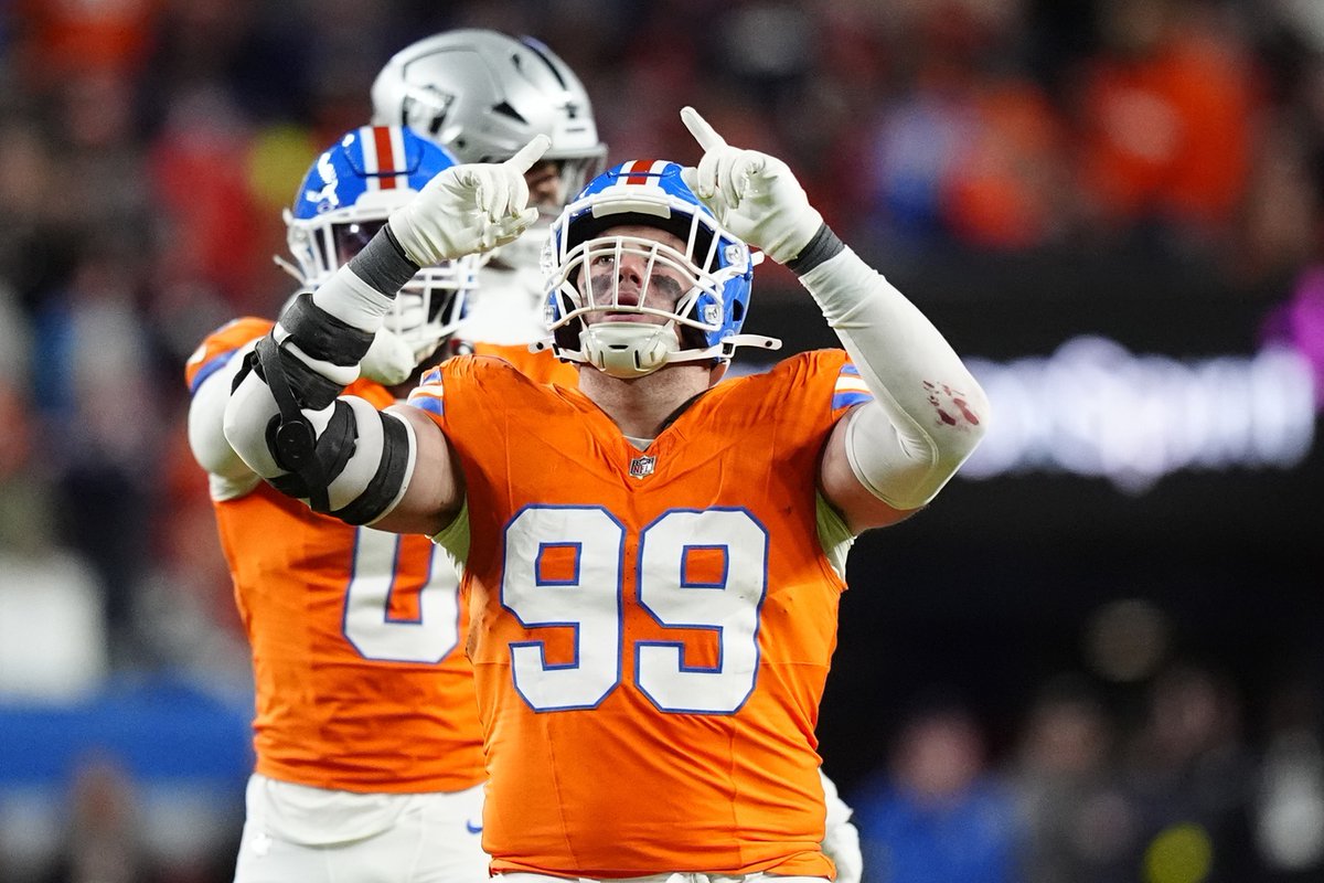 ZacStevens's tweet photo. INSANE STAT:

The Broncos have 109 sacks since the start of the 2024 season.

No. 2 on that list has 72.

The Broncos have 37 (!!!) more sacks than the second-best team in the past 1.5 years. https://t.co/Cz3t9MJR56