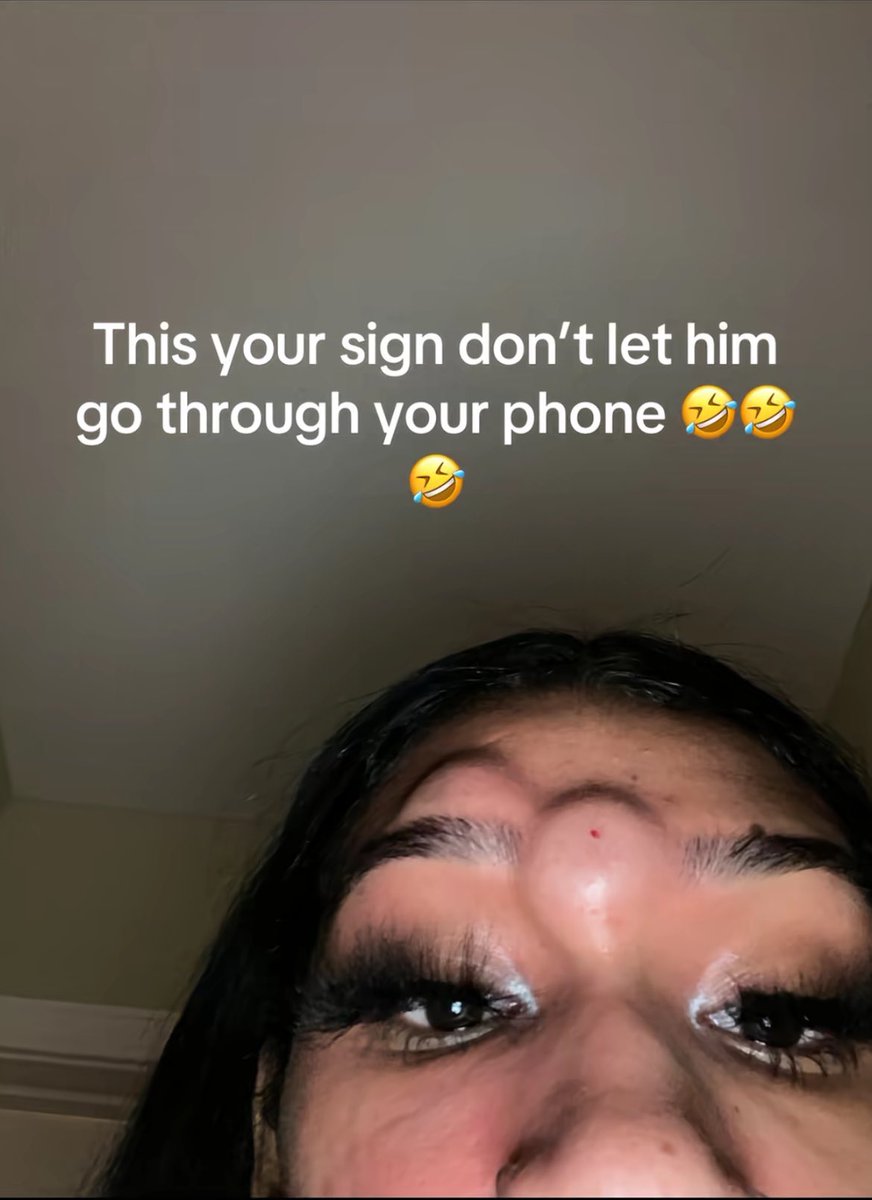 I want to see what he saw in the phone 😂