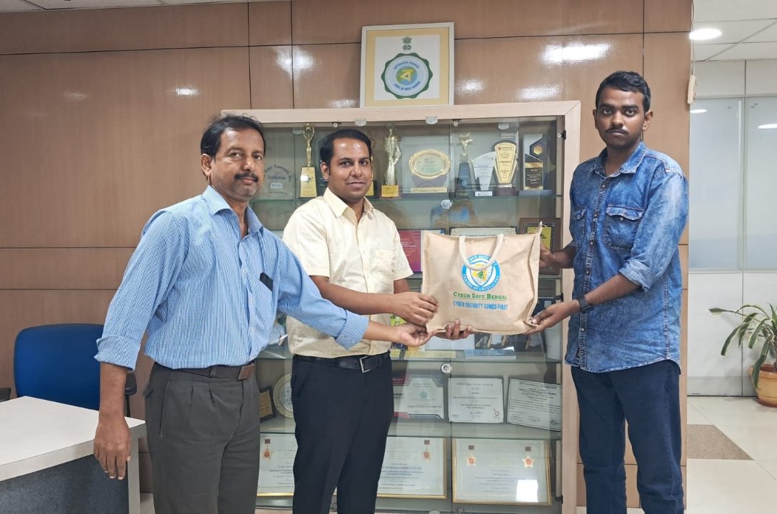 cscoe_wb's tweet image. During #NCSAM 2025, awarded the students who scored high in Cyberer Sahajpath Course conducted by  #CSCOE #CyberAwareness #cybersecurity