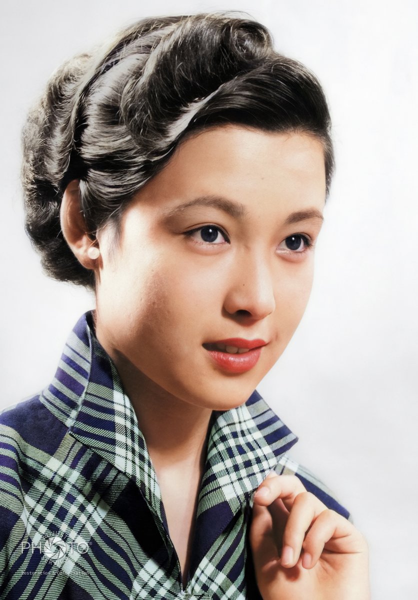 MikiAdjust's tweet image. 若尾文子さん
1952（昭和27）年、18歳の頃 （カラー化写真）
#colorization　#精密カラー化