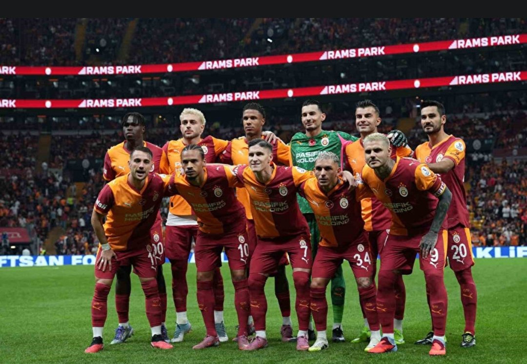 Son yıllarda Galatasaray' ın yendiği bazı takımlar 

⭐ Liverpool 
⭐ Manchester United 
⭐ Tottenham
⭐ Ajax
⭐ Bodo Glimt 

Fenerbahçe'nin yendiği bazı takımlar 

⭐ Lugano
⭐ Zimbru Chisinau
⭐ NK Maribor