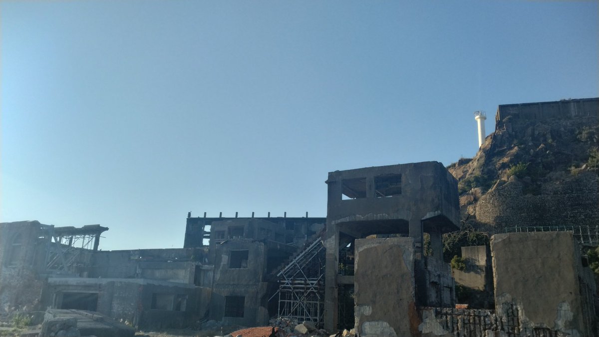 午後便も上陸できました🙌🏻

この時間帯は気温もさらに上がり、冬物の服装だと少し暑さも感じられました💦
本日もご参加いただき、誠にありがとうございました！🙇

#軍艦島  #軍艦島クルーズ  #端島 
 #高島  #世界遺産  #長崎観光