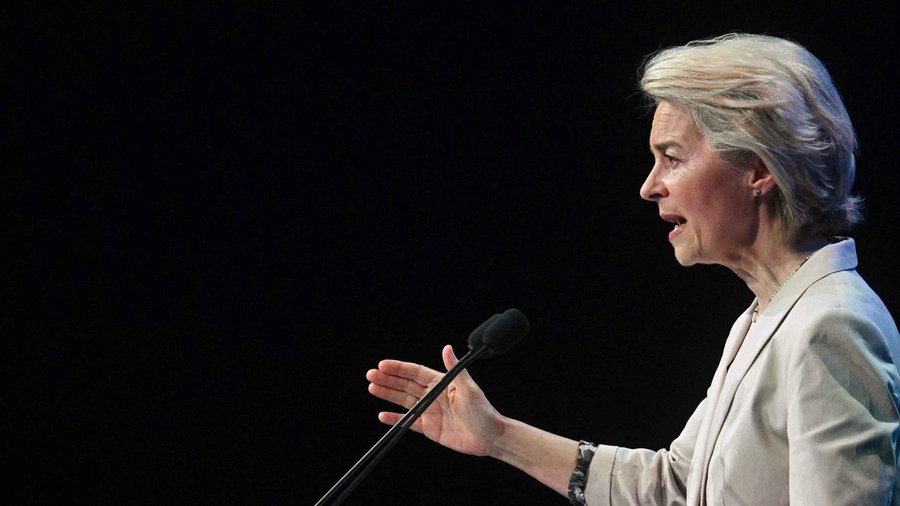 Von der Leyen ruiniert mit ihrem kranken Kriegswahn die EU und alle außer Ungarn, Slowakei und jetzt Tschechien, schauen einfach zu.
Es ist nur noch erbärmlich!