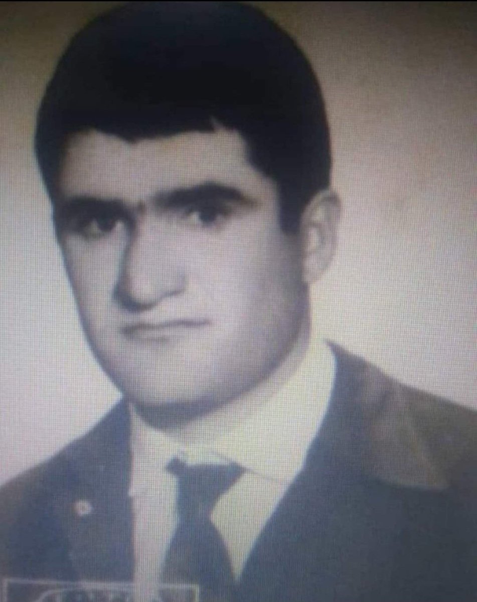 Sevgili babam .Vefatının 15. Yıldönümünde seni rahmetle minnetle anıyorum .Ruhun şad mekanın cennet olsun.07.11.2010