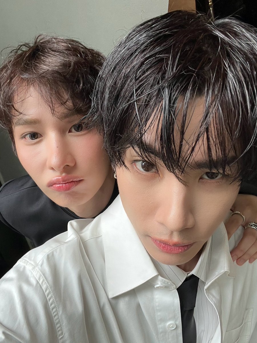 BurnoutSeriesTH's tweet image. ไหนใครรอเจอพี่ก่อกับน้องจิระใน OFFICIAL TRAILER กันอยู่บ้างปา ❤️‍🔥 กันมาเป็นกำลังใจเติมไฟให้กันหน่อย  #BurnoutSyndromeSeries #iQIYIiJOYTH2026 
@off_tumcial @AtthaphanP