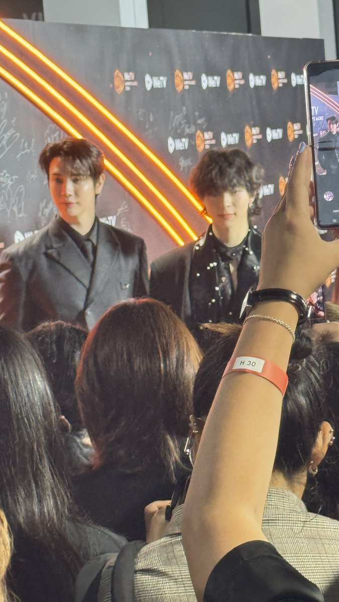 Brave2Y's tweet image. ถ่ายด้วยเครื่องคิดเลขค่ะ