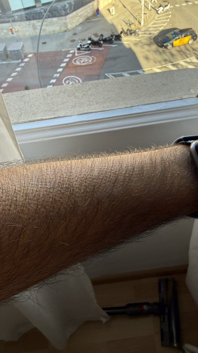 Canción 2 de 15. No se como va a seguir esto. Rosalía te has pasado. #LUX #Rosalia