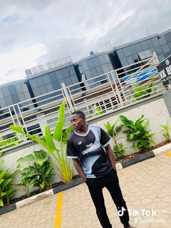 JafethKelly's tweet photo. Good morning from abroad 😁😁 https://t.co/7zw1Tbk5Nz