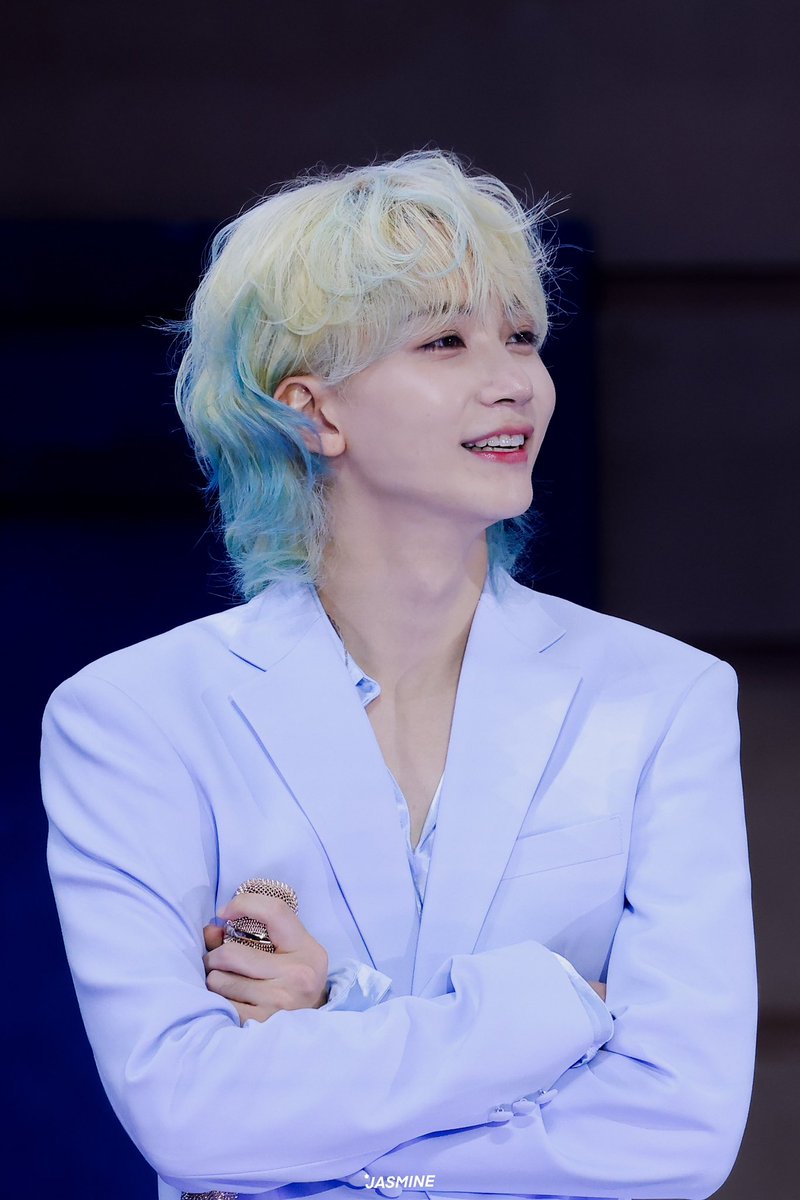 JASMINE__522's tweet photo. 梦幻的净净岛
24年克拉岛的漂亮净净

#정한 #윤정한 #JEONGHAN
#ジョンハン #尹净汉 https://t.co/B2WXitvUa3