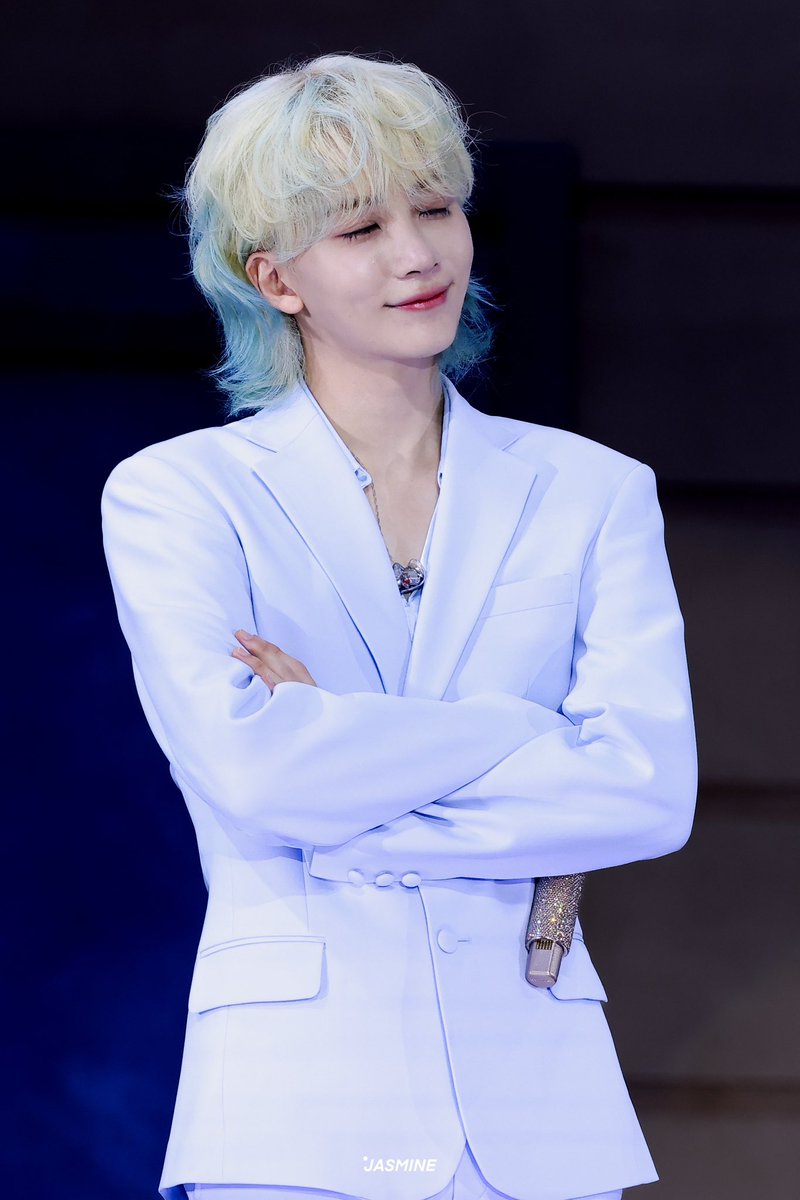 JASMINE__522's tweet photo. 梦幻的净净岛
24年克拉岛的漂亮净净

#정한 #윤정한 #JEONGHAN
#ジョンハン #尹净汉 https://t.co/B2WXitvUa3