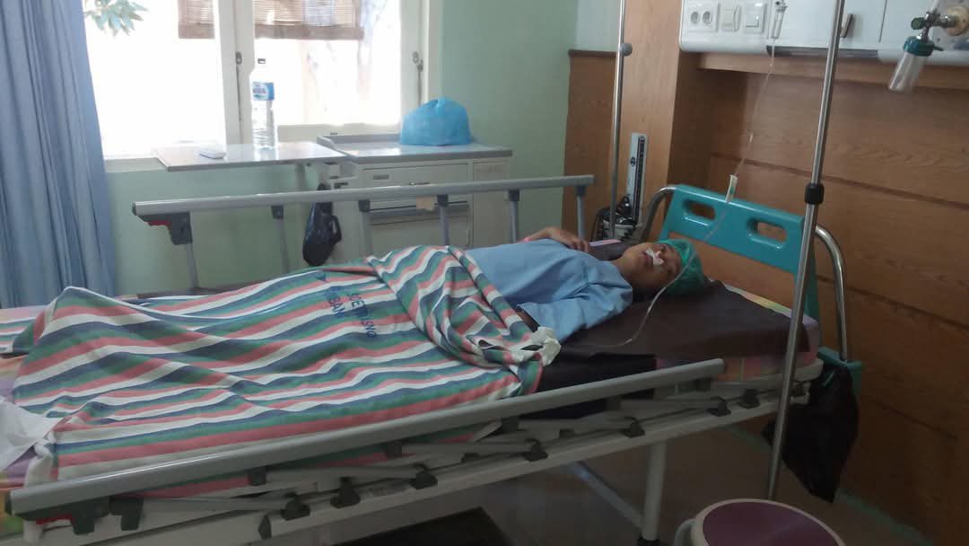 hidup lagi susah2nya eh malah kecelakaan🙂 hidup penuh kejutan ya. sampe sini pengen nyerah, cape bgt ya Allah. gaada yang berjalan lancar, setahun 3 kali opname. tbtb kena tipu tbtb kecelakaan entah apa lagi yang akan kau ujikan ke hamba ya Allah🙂