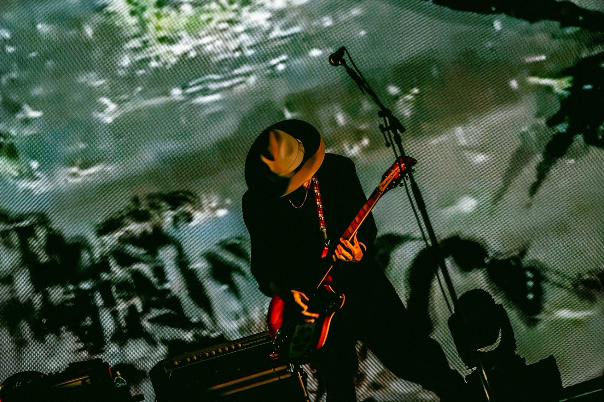 「【ライブレポート】ACIDMAN、7年ぶり7度目の日本武道館公演に幾つものハイラ」|BARKS編集部のイラスト