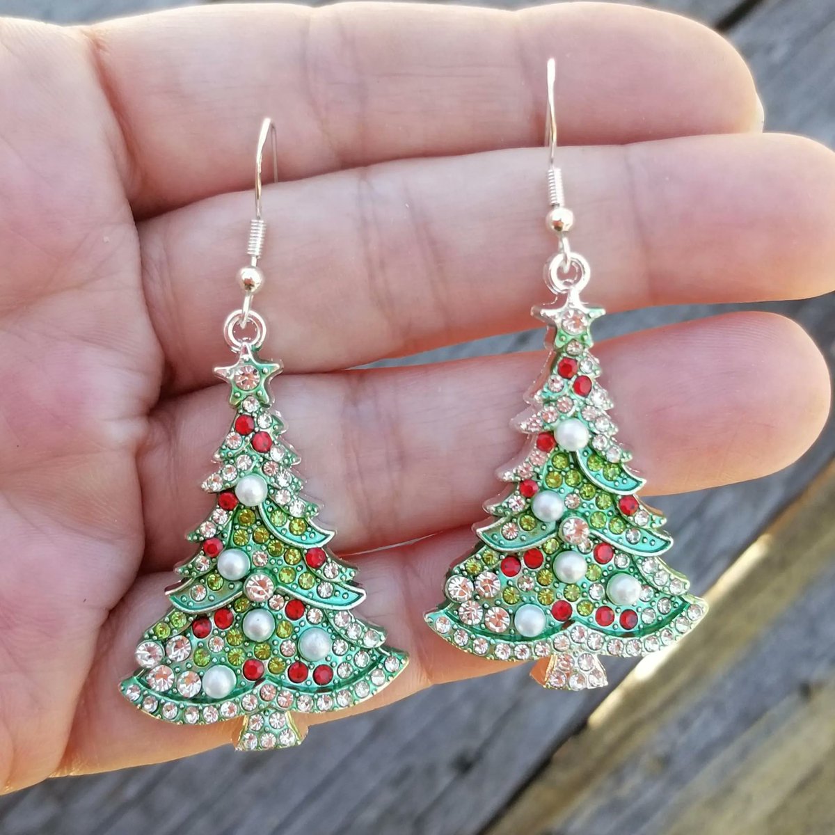 Sterling Silver Christmas Tree Earrings #jewelry #earring #Christmas #Christmastree #Christmastrees #Christmasjewelry #Christmasearrings #Holidays #holidayseason #handmadejewelry #handmadeearrings #Etsy #giftforher

 etsy.me/4hMgEQo via <a href="/Etsy/">Etsy</a>