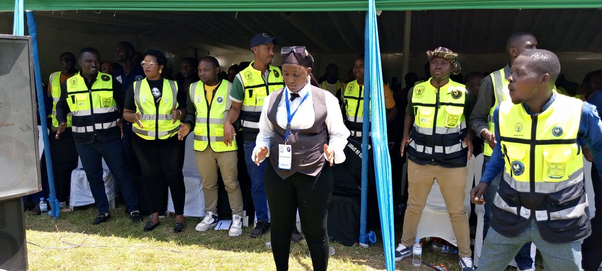 Campany ya <a href="/RyvcpNyagatare/">RYVCP NYAGATARE SECTOR</a> MULTIPURPSE PROTOCOL @SECURITY kubufatanye n'Inzego z'Ubuyobozi bakoze igikorwa cyo kwakira abayobozi munzego zitandukanye bari Minisitiri <a href="/RwandaYouthArts/">Ministry of Youth and Arts | Rwanda</a> nabandi batandukanye mumuhango wabereye Gikoba ahari indake ya Nyakubahwa umukuru w'Igihugu