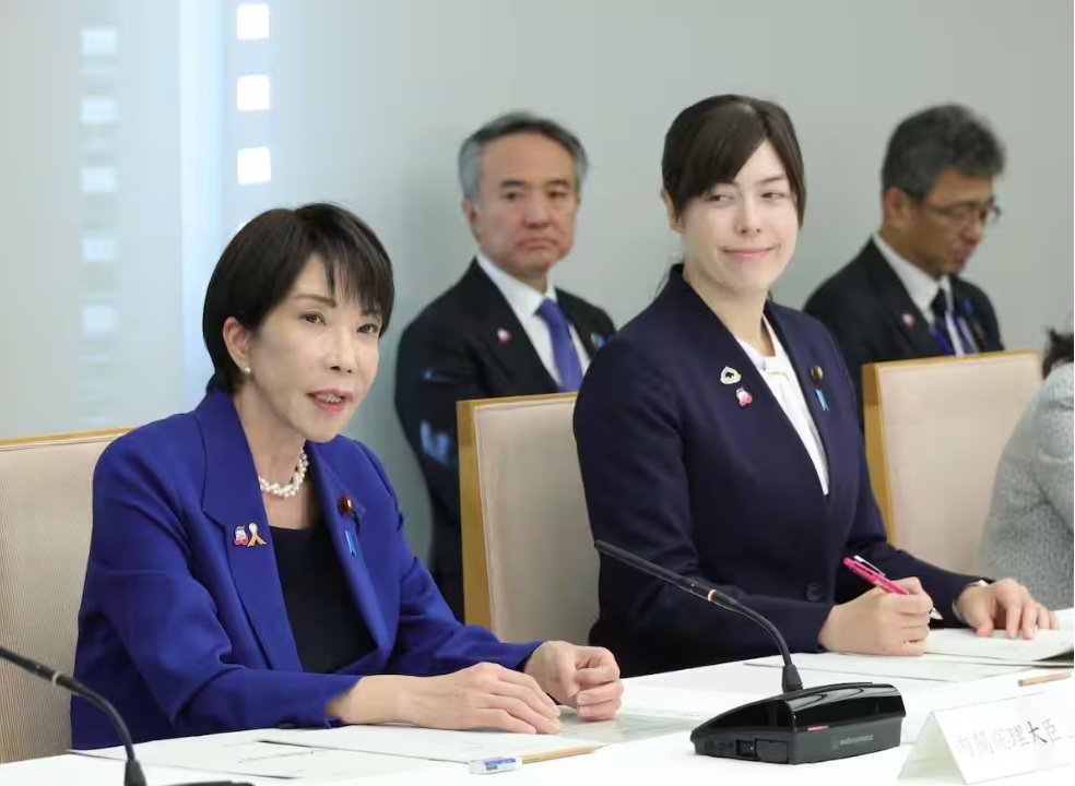 高市さんを見る
小野田さんの優しい笑顔
めっちゃ好き☺