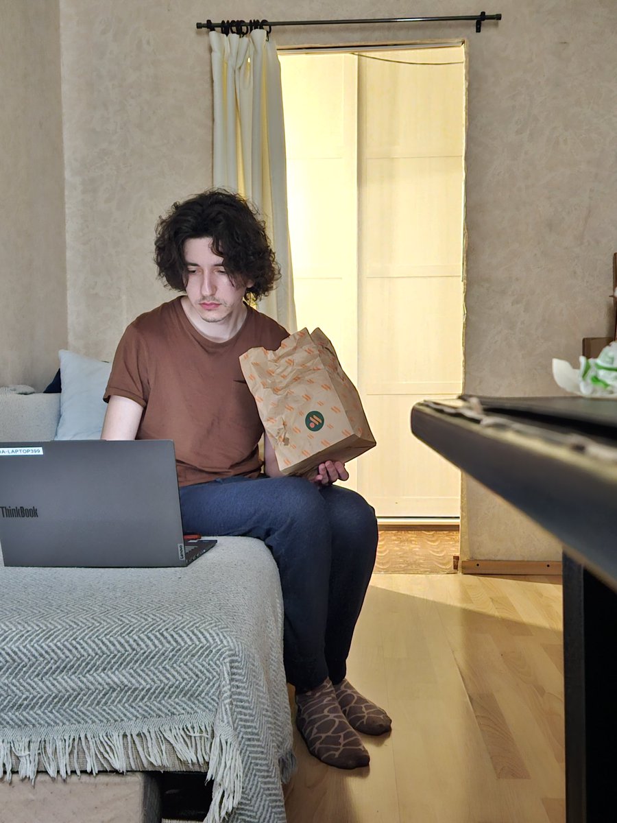 empathytrigger's tweet image. Натюрморт блэ