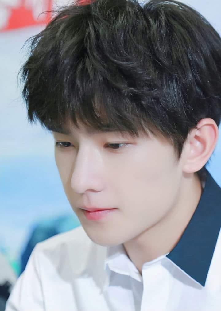 yychoops09's tweet photo. อีเซี่ยวไน่เหอ & เซี่ยวไน่ บอก
กุ ไม่เกี่ยวคร่า จะตีกัน ก็อย่ามาพาดพิง ตอนนี้เลี้ยงลูกให้เวยเวย อยู่
จาก : เวยเวยของเซี่ยวไน่เอง นะจ๊ะ
หล่อเน้าะ #หยางหยาง สำหรับบทบาทนี้ #YangYang杨洋 #yanyang https://t.co/tPVjCYpYir
