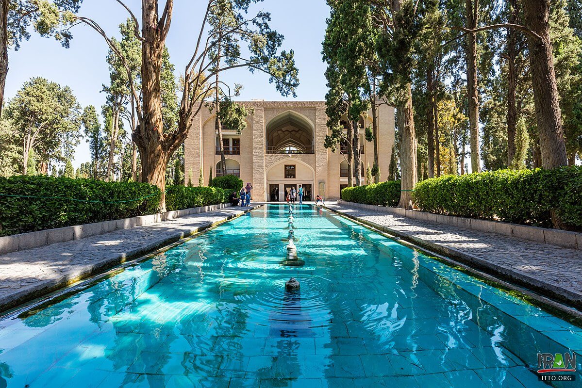 ichmumbai4's tweet photo. 🏛️ Kashan joins UNESCO’s Creative Cities Network as a hub of architecture! 8,000 years of history
Desert-smart design 🎨 Thriving craftsmanship
Now ranked with Rome & Paris for sustainable heritage and innovation.
#Kashan #UNESCO #Architecture #WorldCitiesDay #Iran https://t.co/nfwAvEGU2d