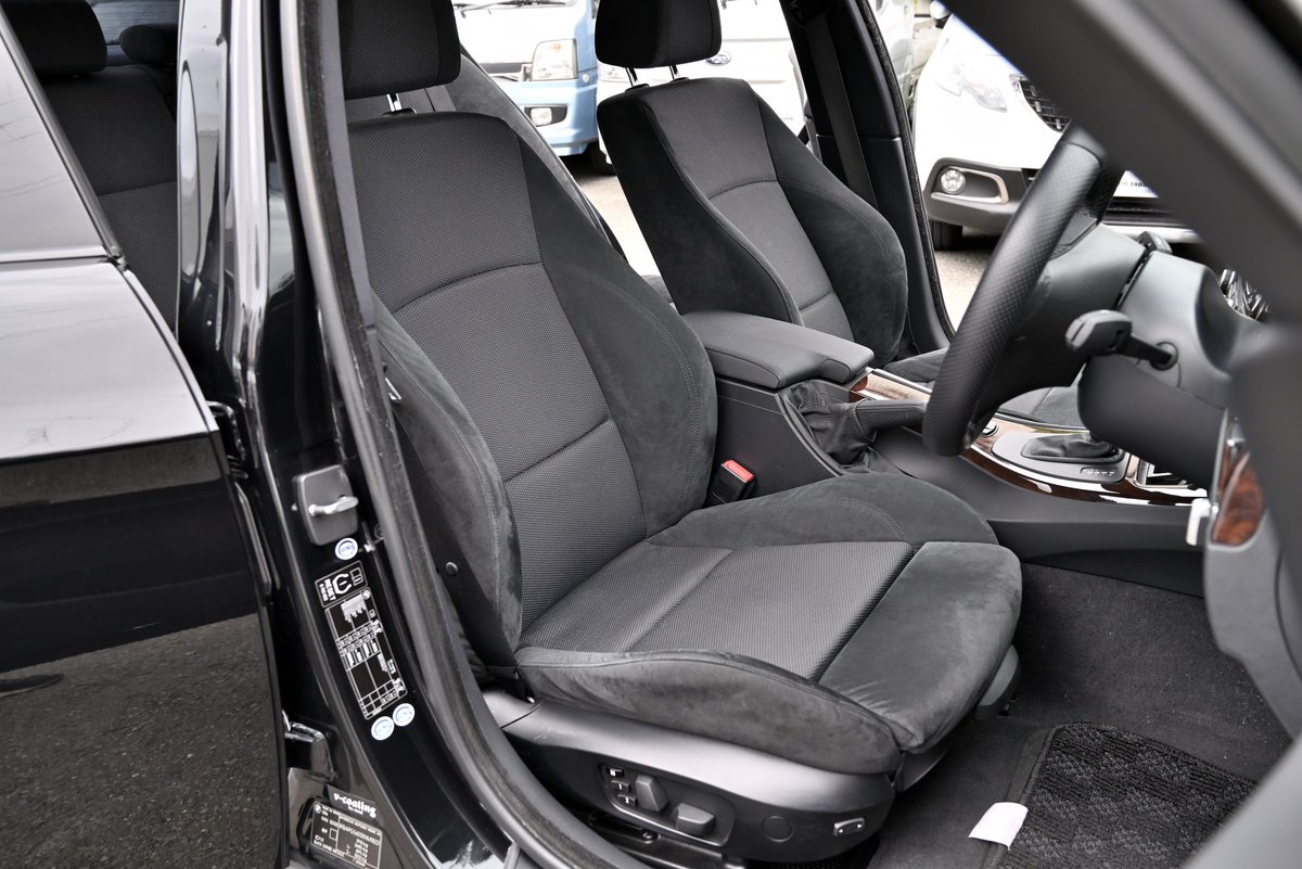 m_tarou_ni's tweet image. 平成22年式 BMW320i Mスポーツ
昨日即決して下さいました✨️
いつもは5万km未満を在庫するようにしてるのですが、今回のE90は79000km。ただ状態がとても良かったので仕入れしまして今回のオーナーさんにも喜んでもらえて良かったです😊
m-japan.org/usedcar/2115.p…
#e90 #bmwe90 #bmw320i
