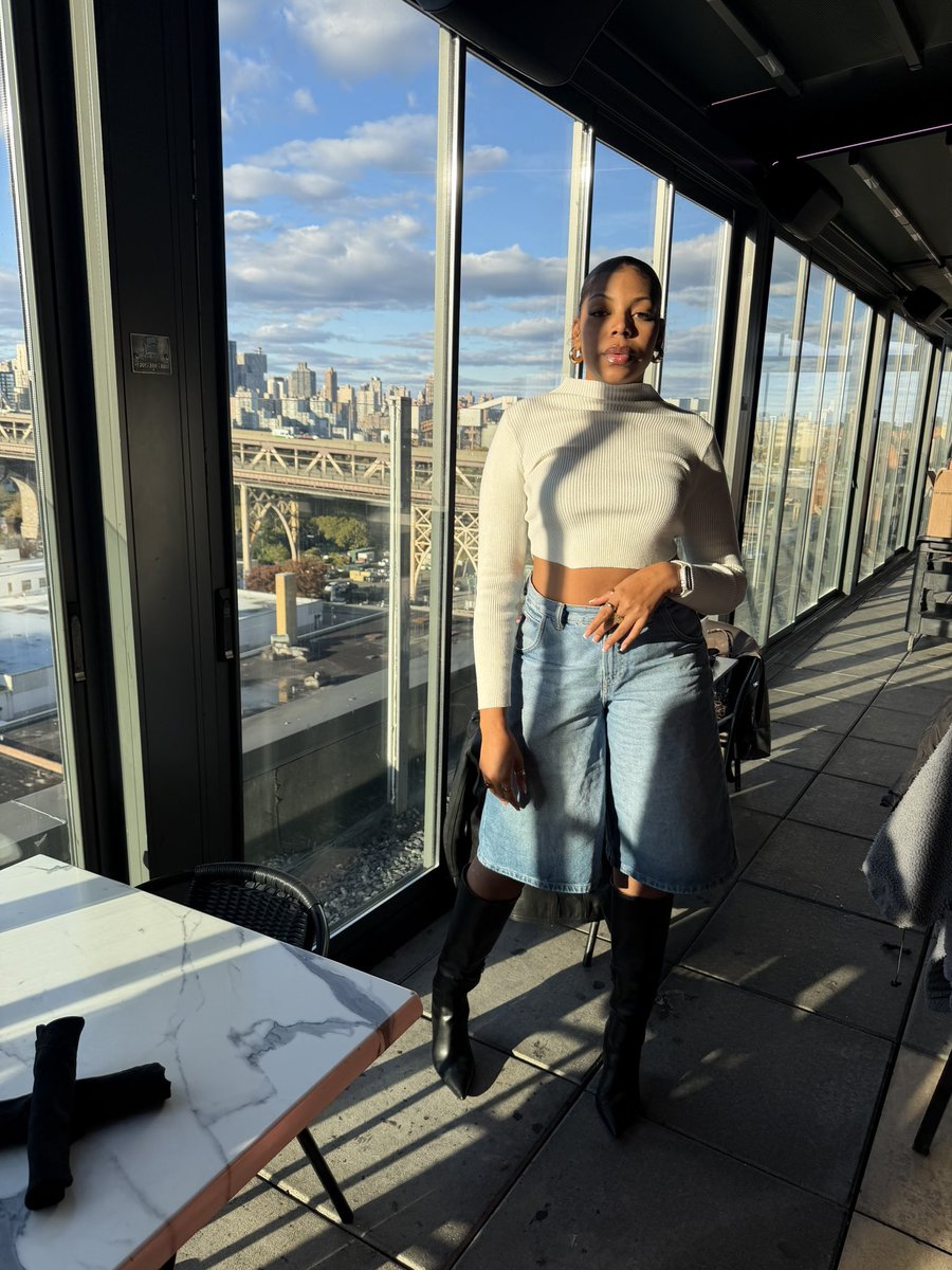 diva8ball's tweet photo. absolutely no regrets, just happy to be here 🖤✨ https://t.co/wQrEncyBIm