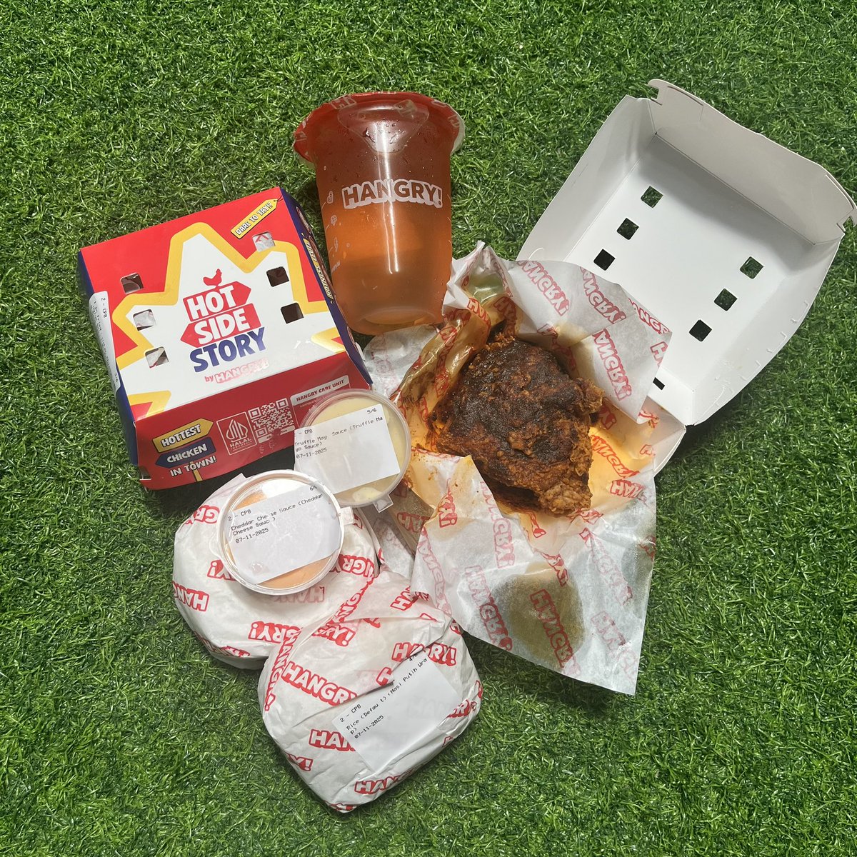 goddessr0ckstar's tweet photo. kepedesan makan hot side story level 2 sampe bibir kaya orang abis filler๐๐
lagian sosoan bgt ya orang yang gabisa makan pedes tiba tiba pesen hot side story yang PEDES BGT (buat ak) #mencobakuat
#tapigabisa https://t.co/lsglpTL9hN
