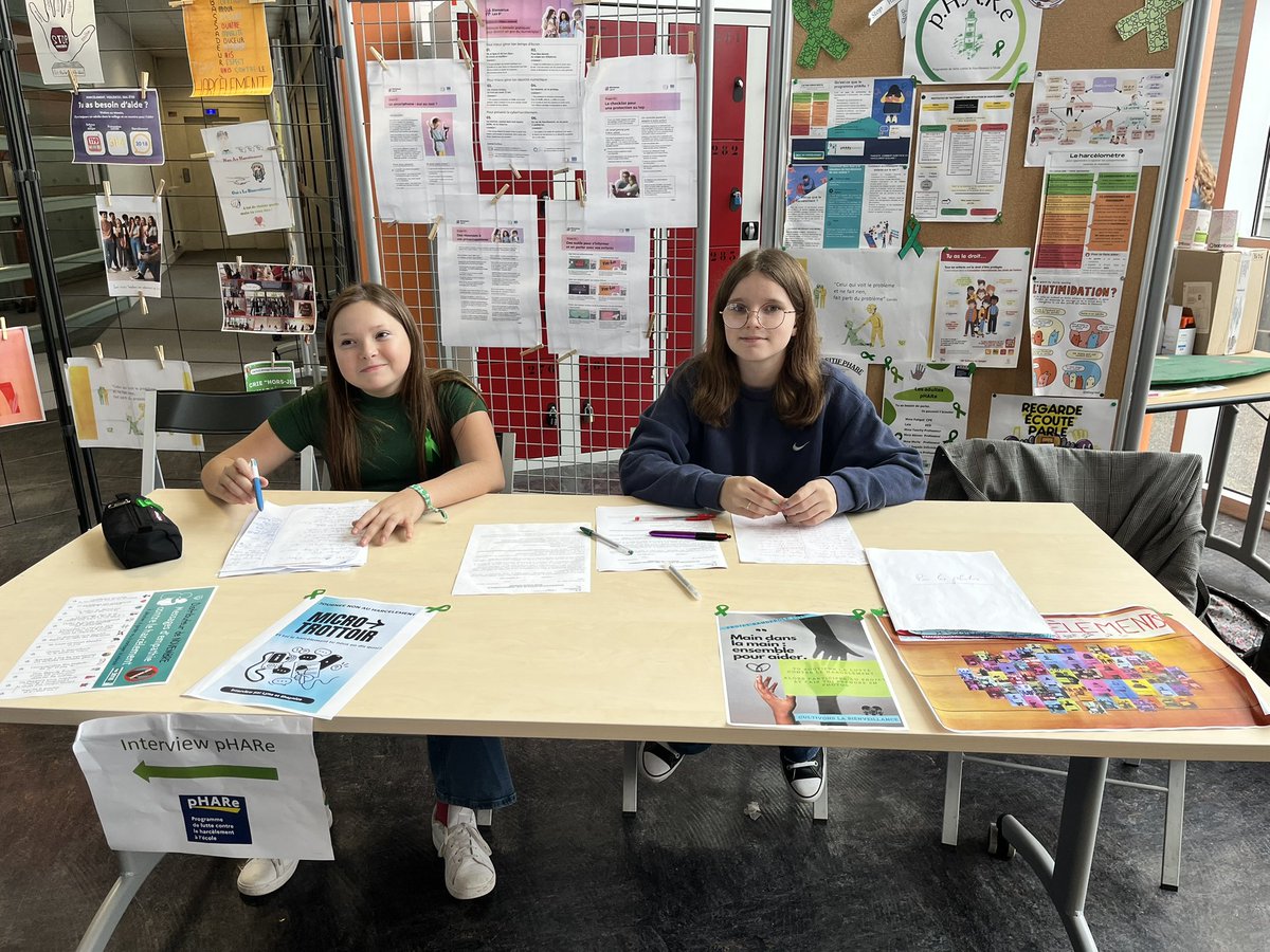 🎗️Journée NAH - Non Au Harcèlement 🎗️

Une très belle réussite au collège !
👏 Bravo à nos élèves ambassadeurs pour leur engagement et leur film de sensibilisation, vu par la quasi totalité des élèves.
🌿 Merci à notre référente et à son équipe pour leur investissement.
