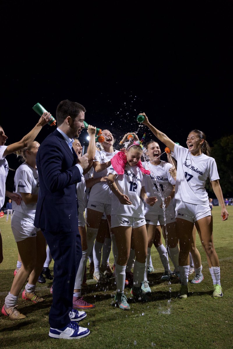 ORUWSoccer's tweet photo. MOOD 🤩

#ORUWSOC | #GoldenStandard https://t.co/tI7S2rqw8x