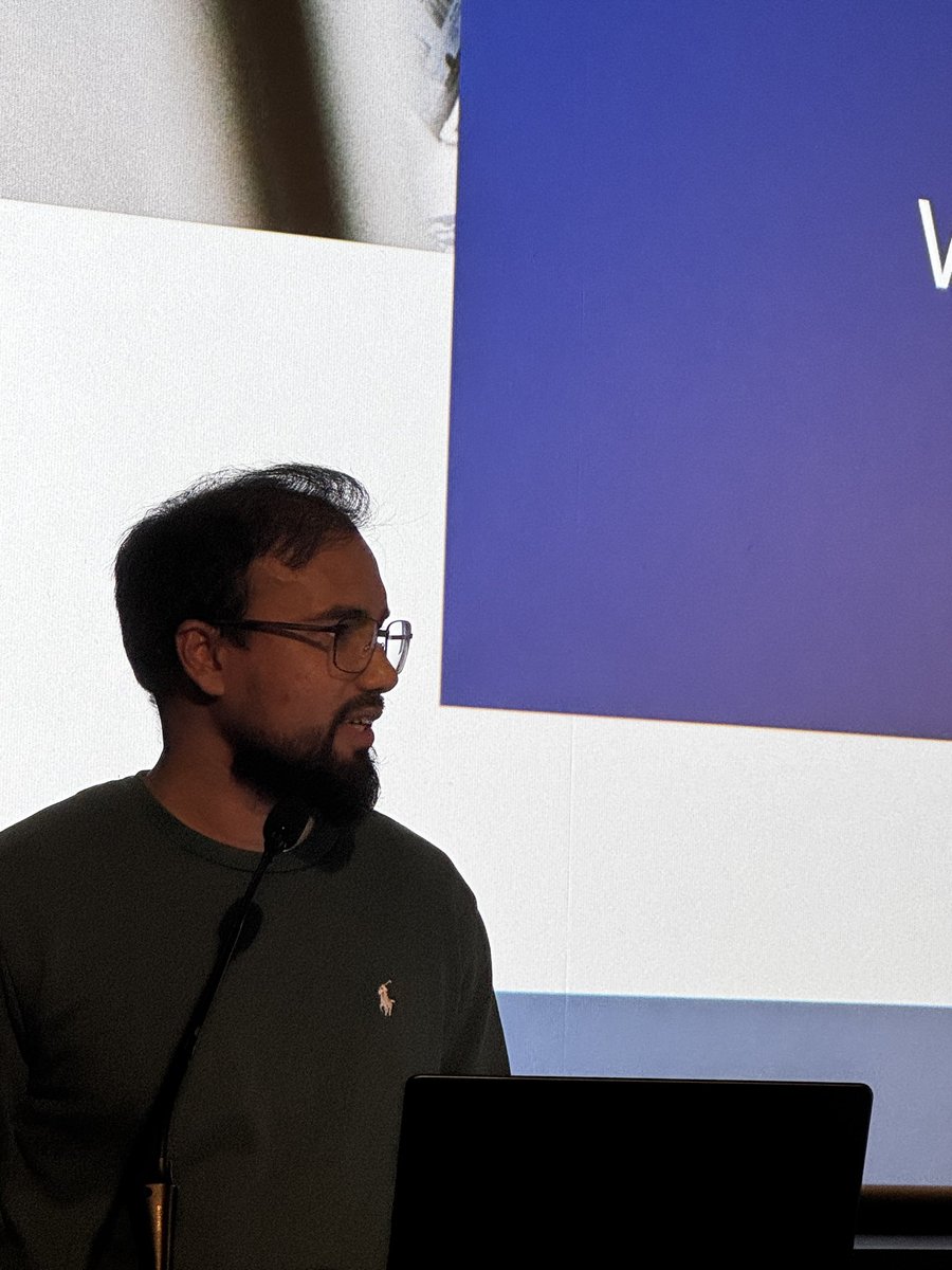 Hack.Sydney tweet media