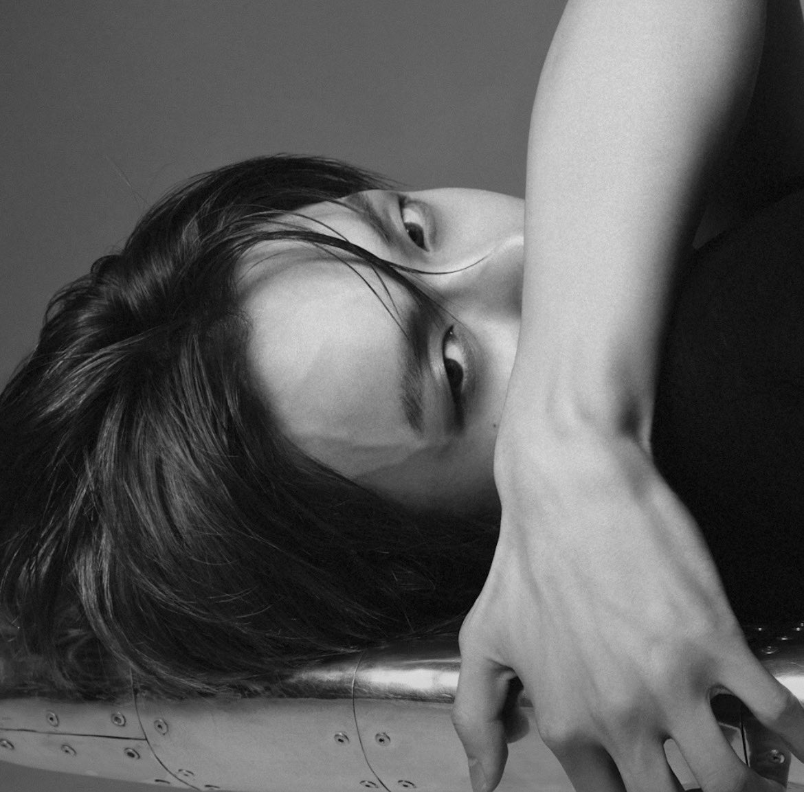 ‘TOMORROW X TOGETHER’ and ‘YEONJUN’ are trending at #1 and #2 on MelOn search.