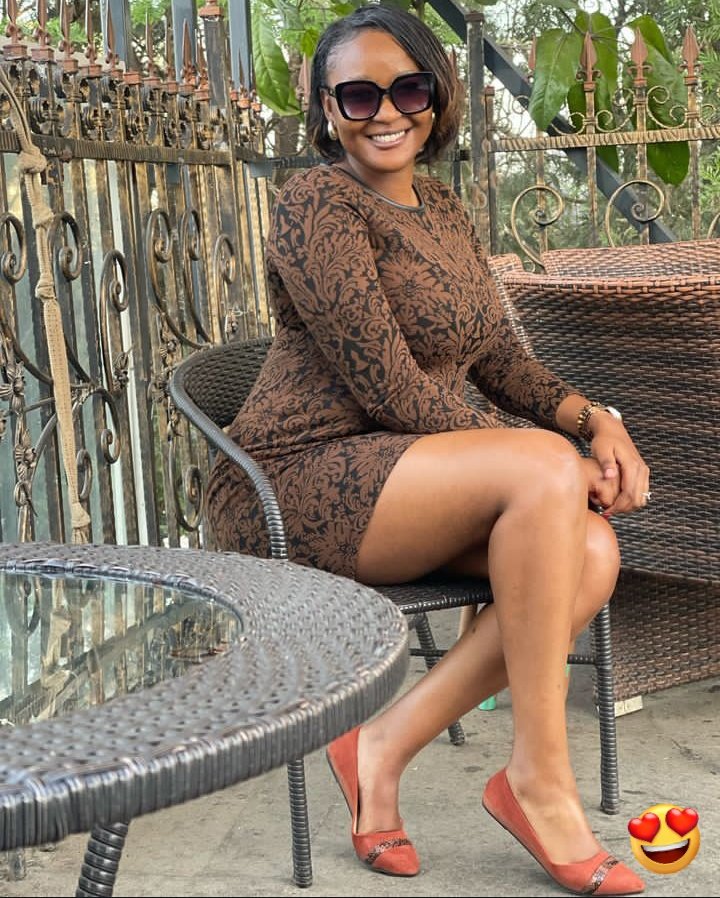 aime_mwizaa's tweet photo. Guys be honest, can you date with a lady who is older than you? 🤔 https://t.co/N5bwxhz8WN