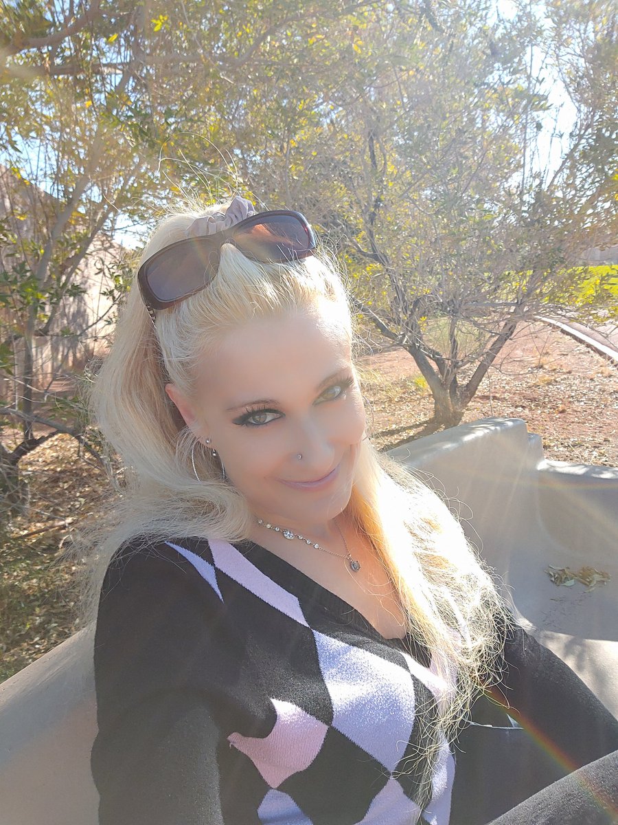 Cindy Crawford (@ccxxxrated) on Twitter photo 