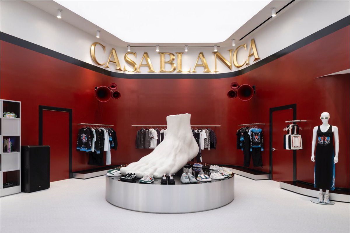 cppluxury's tweet image. CASABLANCA opens new flagship boutique in Los Angeles at Rodeo Drive

cpp-luxury.com/casablanca-ope… (full article)

#Casablanca #RodeoDrive #LosAngeles #luxuryfashion #luxury #fashion #luxuryretail #luxuryboutique