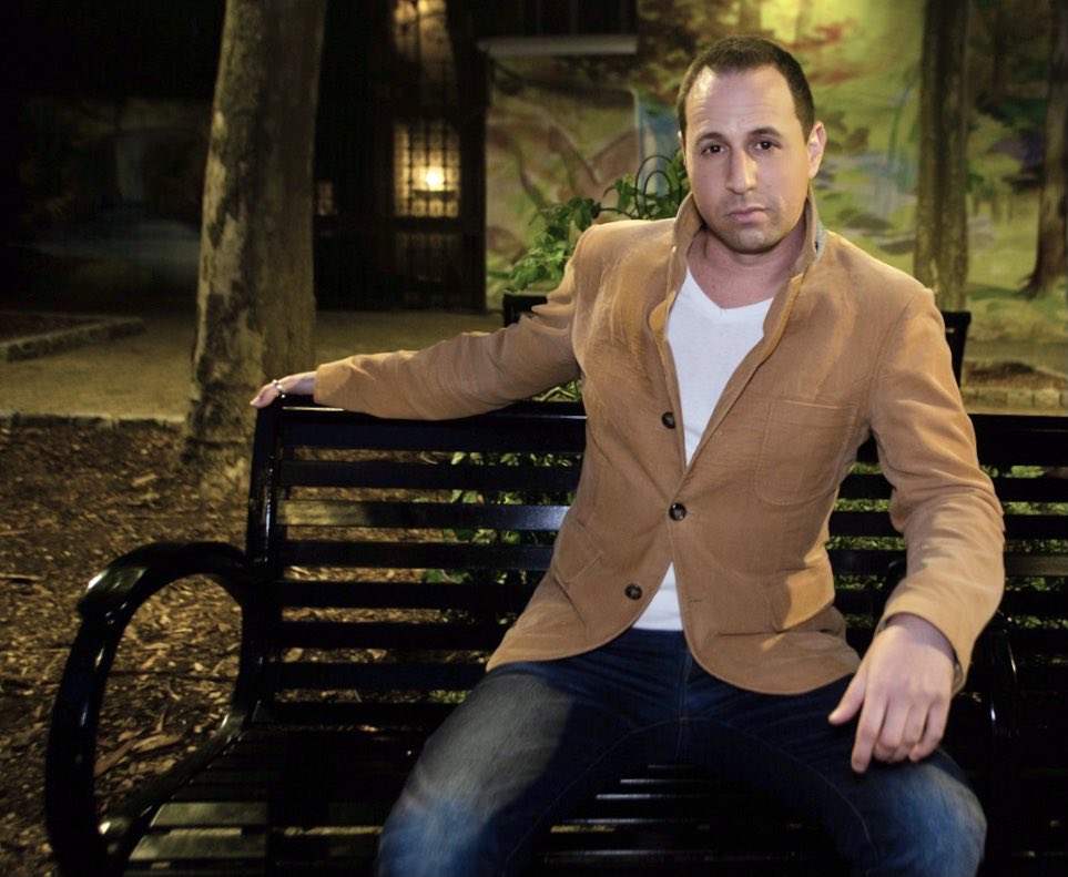 Performing in November:

🍁Thurs, Nov6 - Songwriters Round, Glenside PA
🍁Fri, Nov7 - Flourish Cafe, Newtown PA
🍁Thurs, Nov20 - Stockton University NJ 🍁Fri, Nov21 - Rittenhouse Hotel, Phila PA
🍁Sat, Nov22 - Oscar Hammerstein Museum, Doylestown PA

>> aviwisnia.com/tour