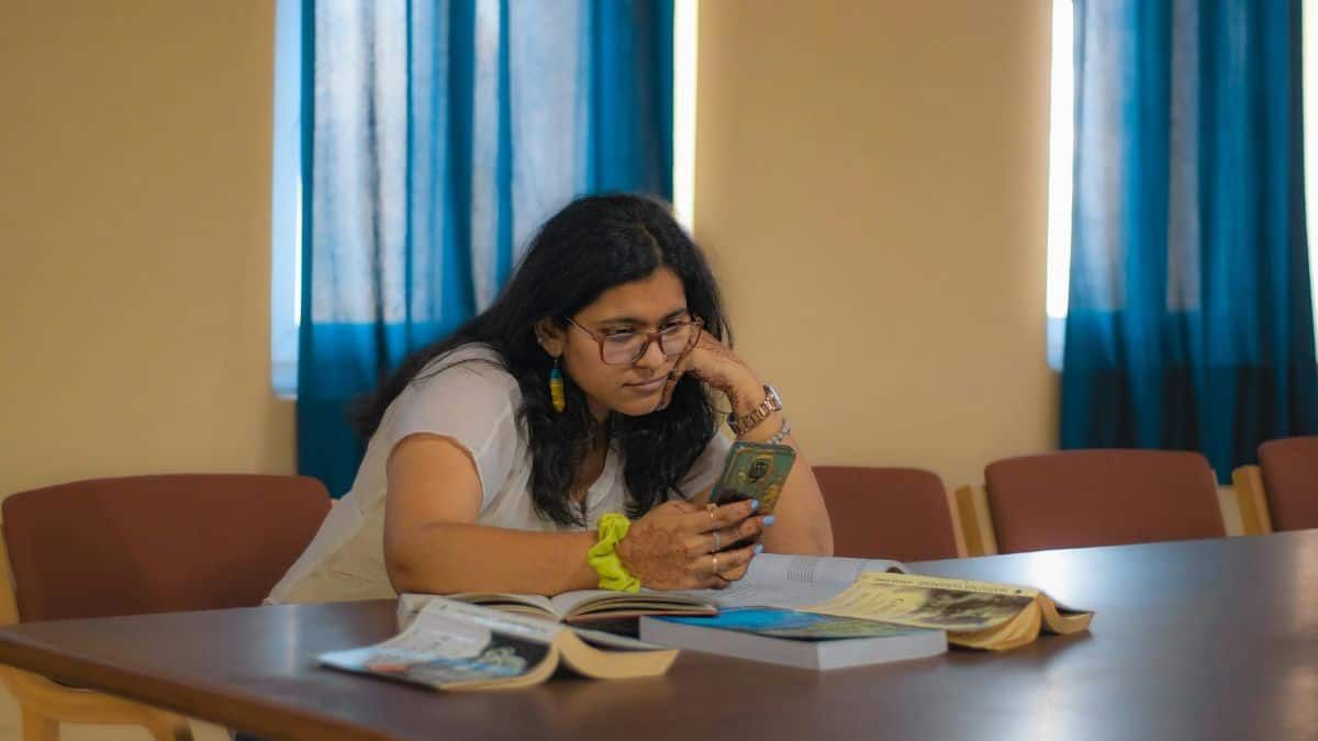 ‘Bitter experience’: DU’s 4th-year students face sudden rule changes, limited options, teacher shortage
A key NEP reform, FYUP is turning out to be chaotic and uncertain for DU college students, reports <a href="/Shrads_chettri/">Shradha Chettri</a>

Read More: buff.ly/SMQZBqV 

#NEP2020