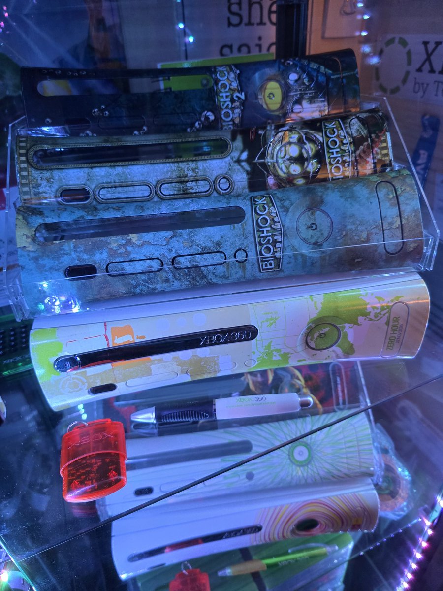 ImOGXboxGamer's tweet photo. Added more various limited edition faceplates to the collection 😁
#xbox #xbox360 #xb360 #ogx #ogxboxgamer https://t.co/eZO9XTQgNS