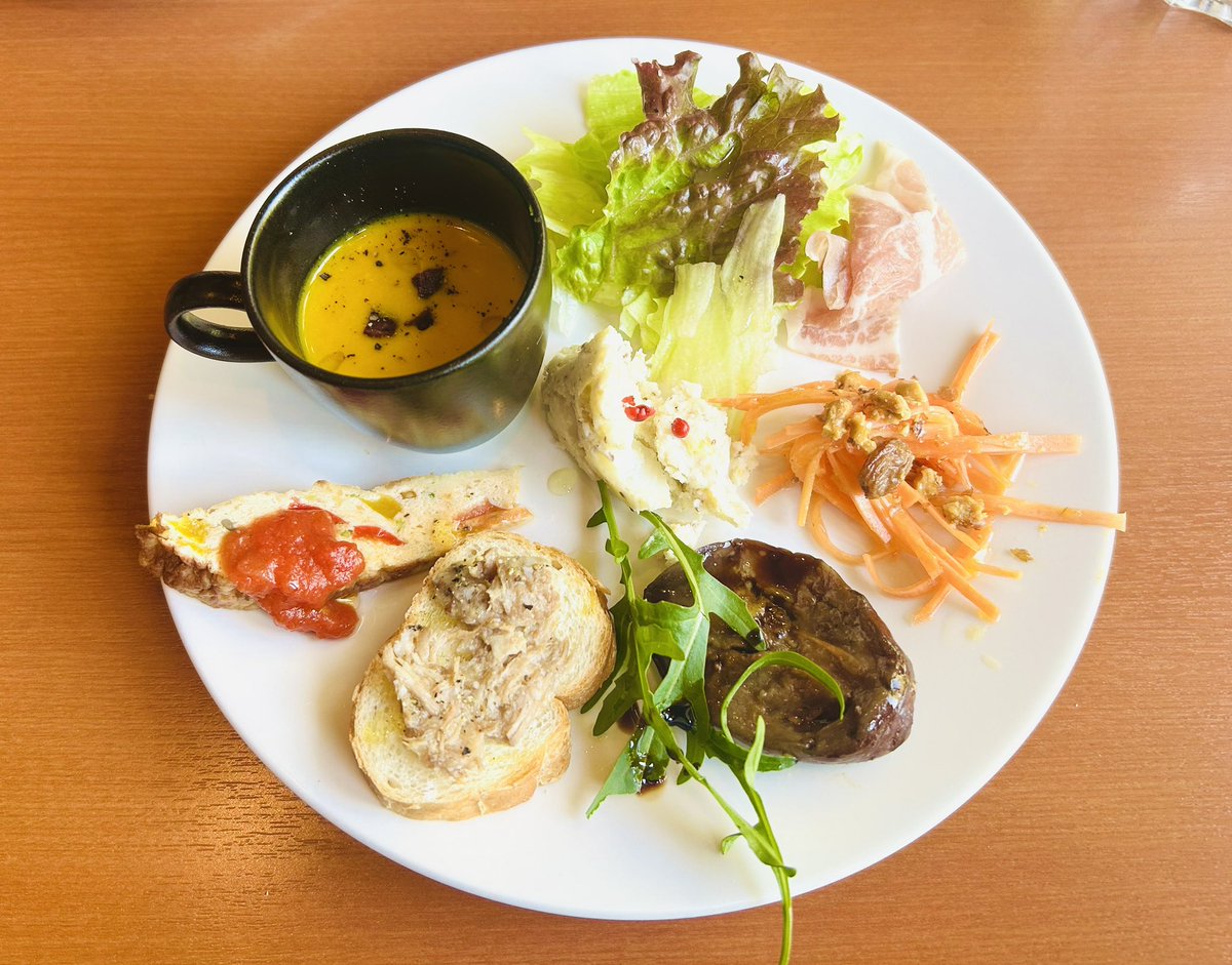 hanamemekina's tweet image. 今日のランチは蒲郡のピングイーノさんへ。めっちゃ美味しかった、あと店員さん皆さん優しい( ˶ᐢᗜᐢ˶)

#オステリア・イル・ピングイーノ
#pinguino